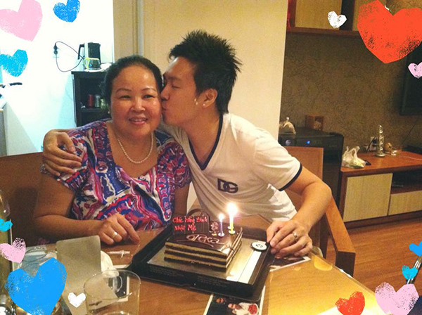 Tin sao Việt ngày 2/11: Sau 2 năm Đặng Thu Thảo mới dám công khai ảnh ôm ấp chồng