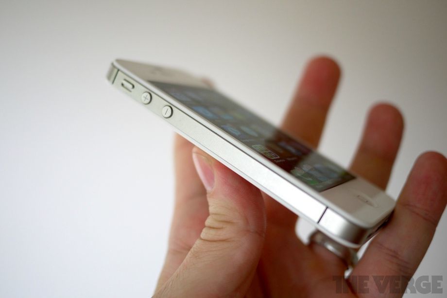 Apple sắp triển khai chương trình sửa chữa iPhone “đồng nát”