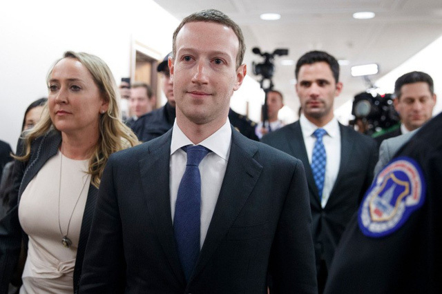 CEO Facebook thừa nhận không thể ngăn chặn tin tức giả mạo và đánh cắp dữ liệu