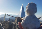 Hiếm gặp: Đắp người tuyết trên đỉnh Fansipan dù chưa vào đông