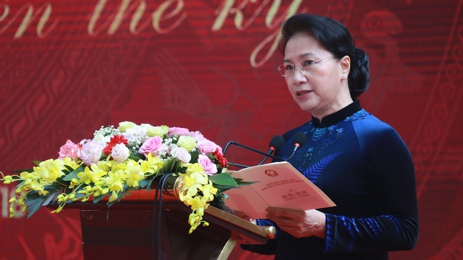 Chủ tịch Quốc hội trao Huân chương Độc lập hạng Ba cho ngôi trường 110 tuổi