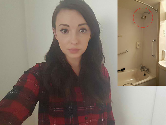 Gái trẻ tá hỏa phát hiện camera giấu kín trong phòng tắm khách sạn