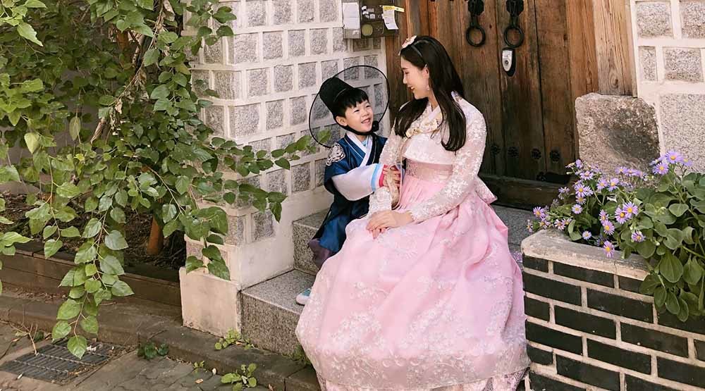 Phí Thùy Linh chia sẻ kinh nghiệm du lịch Hàn Quốc cùng con trai nhỏ