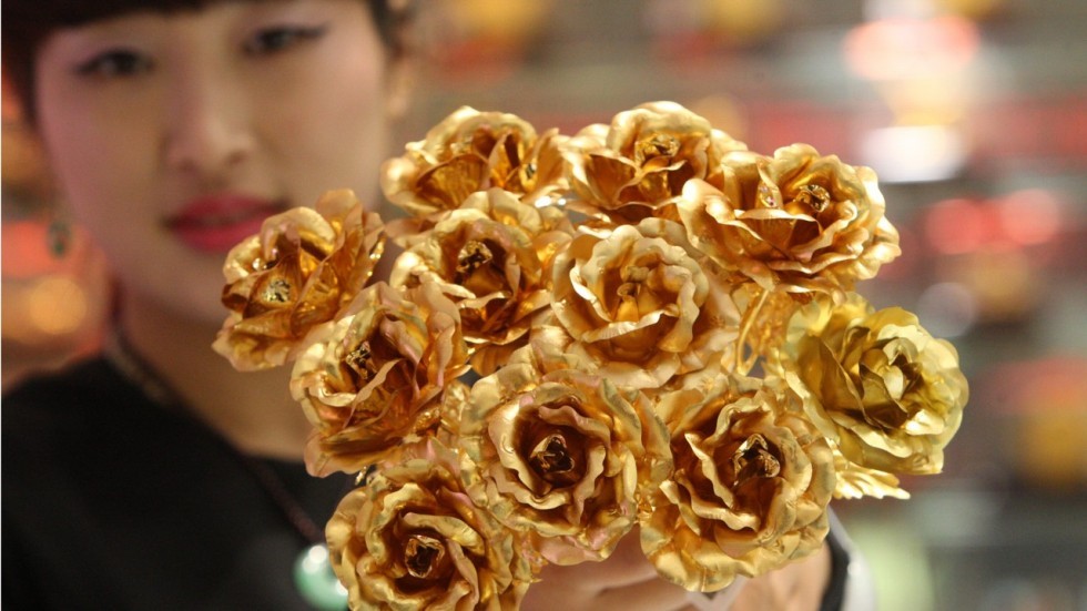 Giá vàng hôm nay 3/5: Giá đứng cao, giao dịch giảm