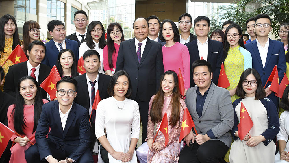 Thủ tướng đến Thượng Hải, bắt đầu chuyến tham dự CIIE 2018