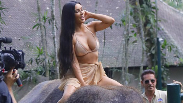 Kim Kardashian bị chê trách khi diện bikini cưỡi voi