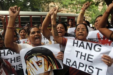 Ấn Độ: Nằm viện một mình, bé gái bị hiếp dâm tập thể