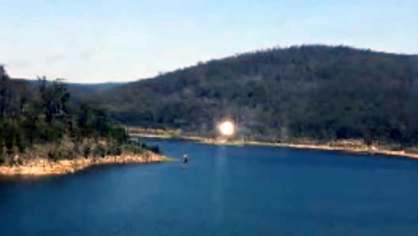 Quả cầu ánh sáng kỳ bí trên bầu trời Australia