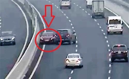 Lùi xe, đi ngược chiều trên cao tốc là uy hiếp tính mạng người khác