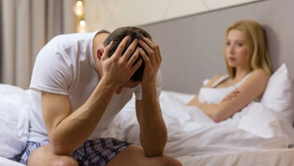 Quý ông 32 tuổi liệt vì yêu quá đà
