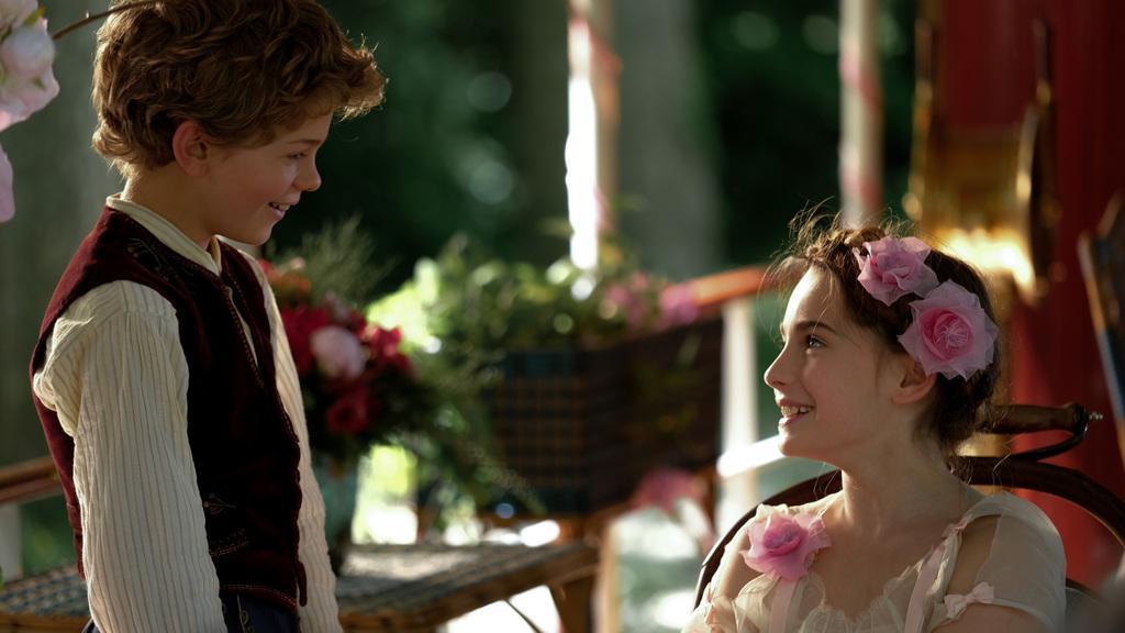 'Không gia đình' có 800 diễn viên quần chúng, cảnh quay tuyệt đẹp