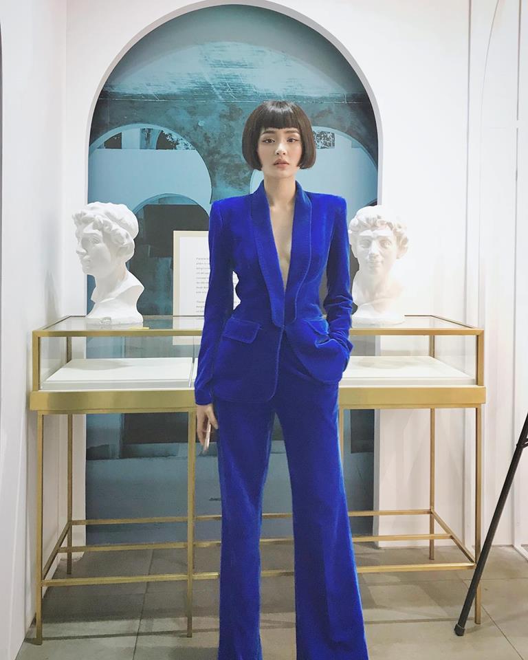 Sao Việt hôm nay 7/11: Erik lộ cằm lạ khi livestream với fan