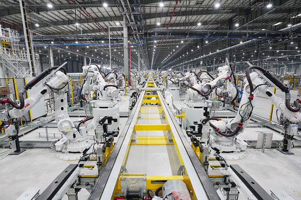 VinFast: 1200 Robot sẵn sàng hoạt động
