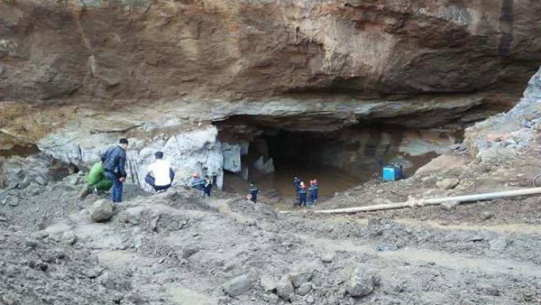 Sập mỏ vàng ở Hòa Bình: 4 ngày chưa tìm thấy 2 người mắc kẹt