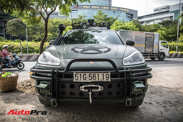 Ông chủ cafe Trung Nguyên 'phá' Porsche Cayenne như thế nào?