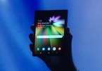 Samsung bất ngờ ra mắt nguyên mẫu điện thoại màn hình gập siêu nét