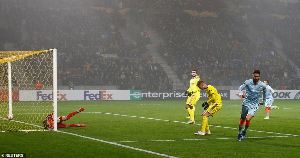 Chelsea đoạt vé sớm, Arsenal bị cầm chân ở Europa League