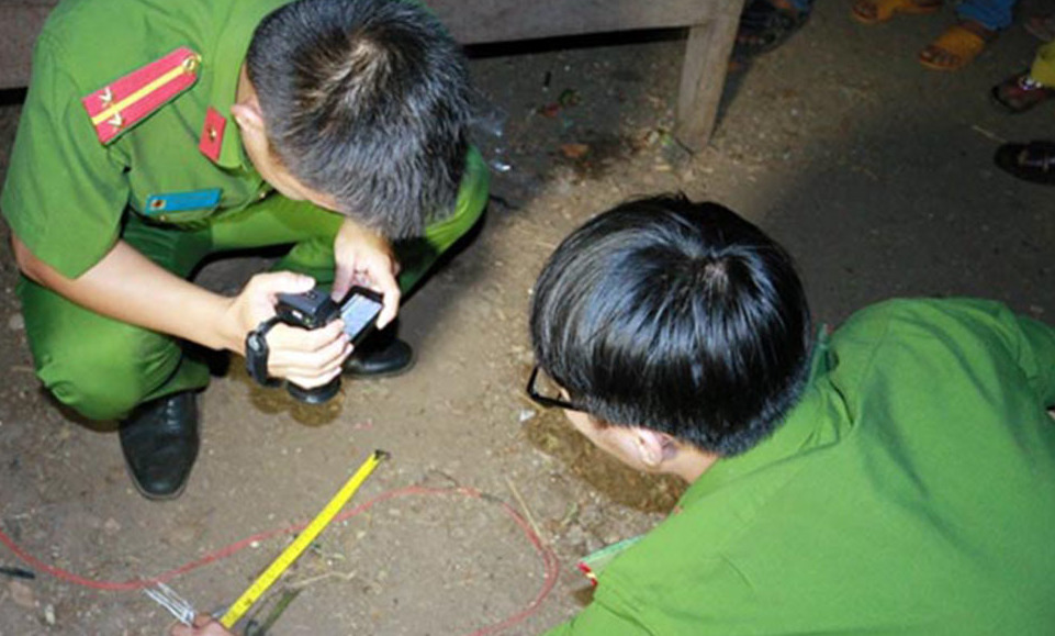 Yên Bái: Vợ bị chém tử vong, chồng chết trong tư thế treo cổ