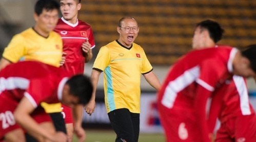 Báo Hàn Quốc: Muốn vô địch AFF Cup, Việt Nam phải thắng Malaysia!