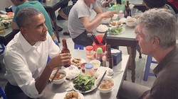 Những món ăn bán đầy vỉa hè Việt bất ngờ 'nổi danh' trên báo Tây Những món ăn bán đầy vỉa hè Việt bất ngờ 'nổi danh' trên báo Tây