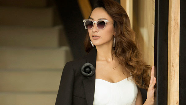 Hoa hậu Ngọc Diễm hoá quý cô thị thành sành điệu xuống phố