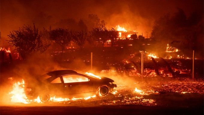 Cháy rừng dữ dội ở Mỹ, 25 người thiệt mạng