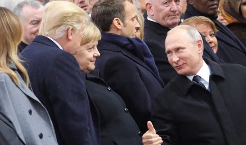 Hai ông Trump-Putin bàn gì khi trò chuyện chóng vánh ở Paris?