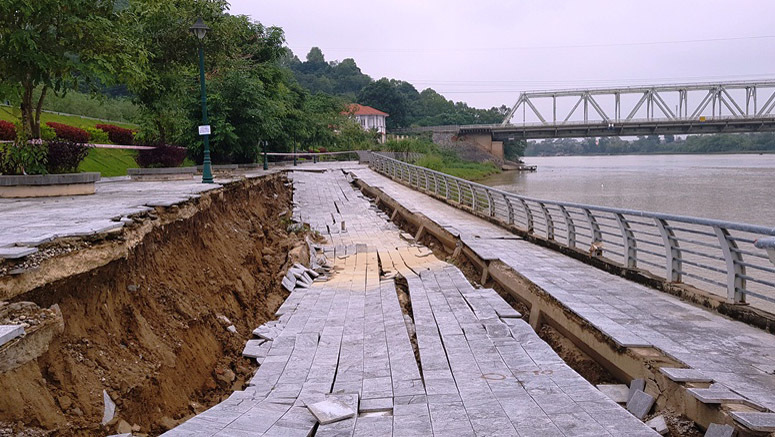 Kè đê sông Mã hơn 100 tỷ sạt lở nghiêm trọng