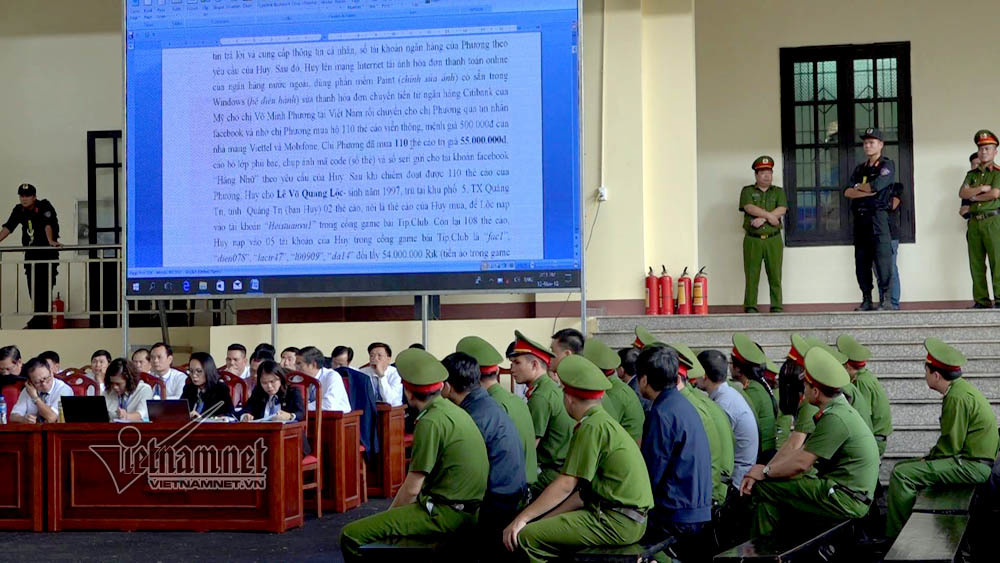 Xử vụ Phan Văn Vĩnh: 235 trang cáo trạng, vừa đọc vừa trình chiếu