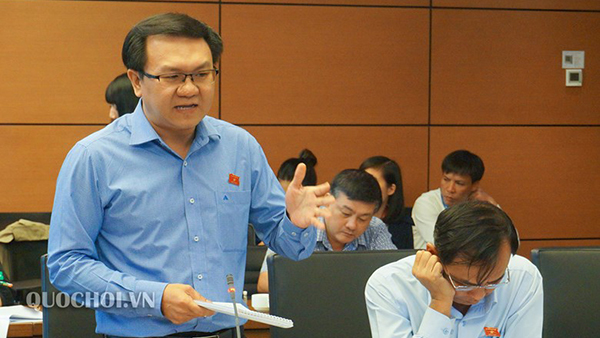 Sẽ cấm ép uống rượu bia mọi lứa tuổi: Khó thực hiện?