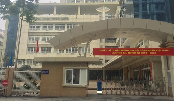 Phụ huynh bức xúc vì con học một trường nhưng bị truy thu 2 loại học phí
