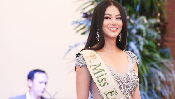 Hoa hậu Phương Khánh lên tiếng về chuyện quấy rối tình dục ở Miss Earth