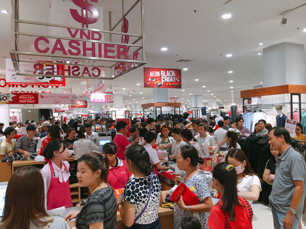 Trào lưu săn hàng lạ vào ngày Black Friday 2018
