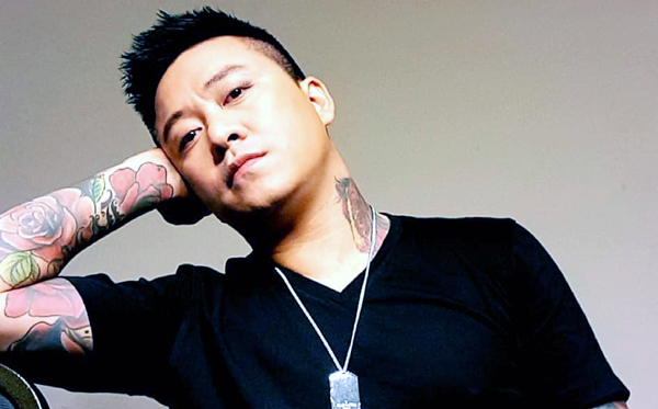 Tuấn Hưng phản pháo khi bị tố coi thường khán giả hải ngoại