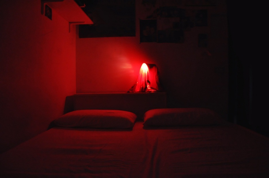 Đặt đèn ngủ trong phòng ngủ như thế nào hợp phong thủy nhất?