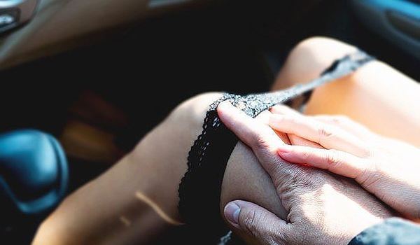 Hoạt động mại dâm di động bùng nổ nhờ xe tự lái