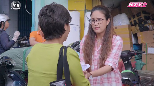 'Gạo nếp gạo tẻ' tập 84: Con gái Hồng Vân đối xử tốt với mẹ chồng tai quái