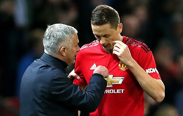 Mourinho cưng chiều Matic, sao MU bức xúc phản ứng