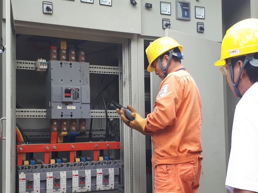Người dân không thể mua điện giá cao: Mức nào để chịu được
