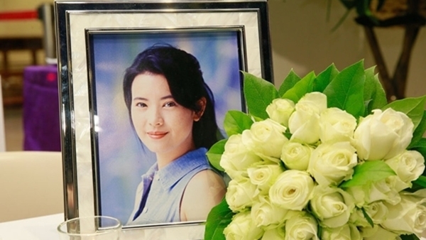 Gia đình thuê người trang điểm cho  'ngọc nữ tâm thần'  trước khi hỏa táng