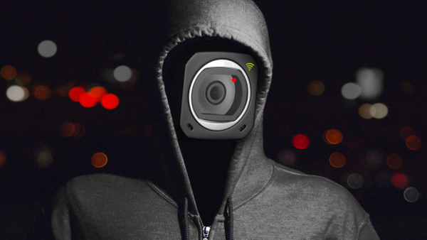 Mua camera giá rẻ, giật mình lộ hình 'nhạy cảm'