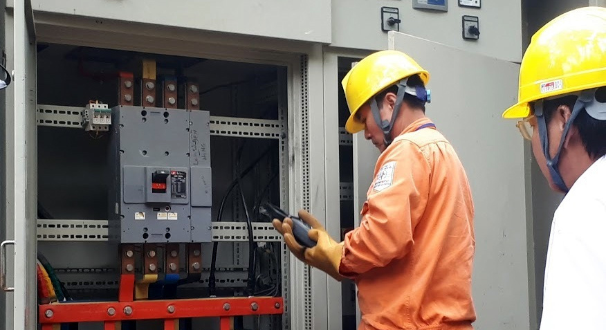 Không được tăng giá điện: Nỗi lo lắng của vị thứ trưởng