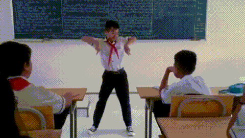 Bị cô giáo phạt, học sinh nhảy sành điệu như vũ công