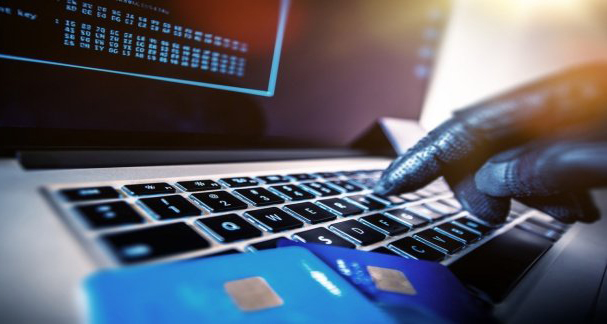 Hàng chục người bị rút trộm tiền vì dùng điện thoại Trung Quốc