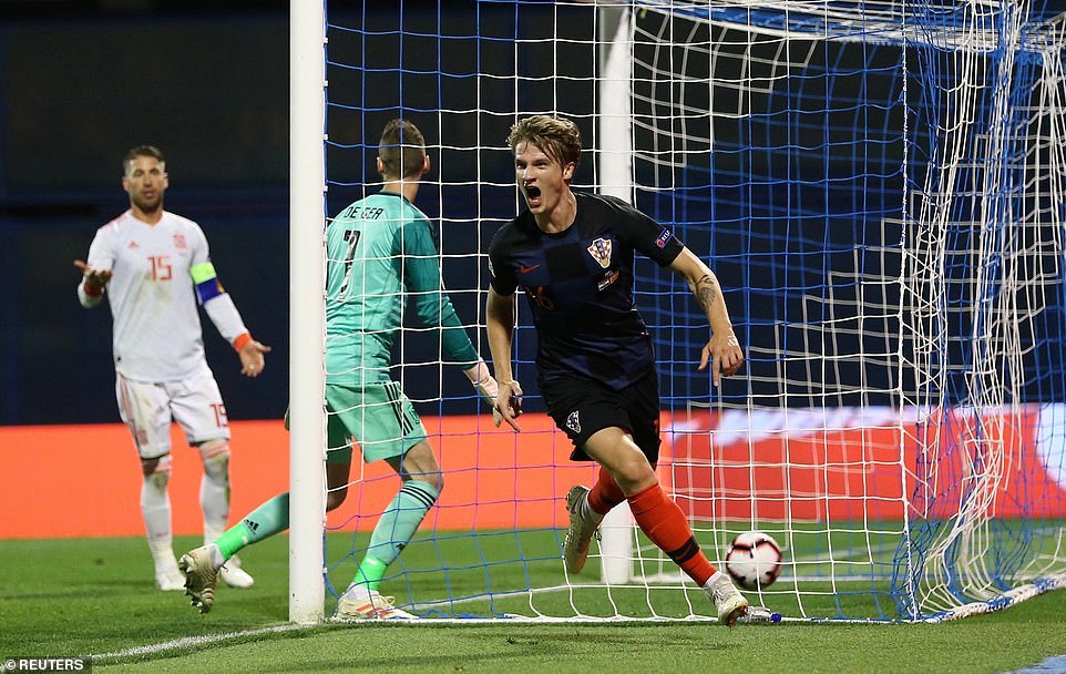 Croatia hạ Tây Ban Nha sau màn rượt đuổi siêu kịch tính