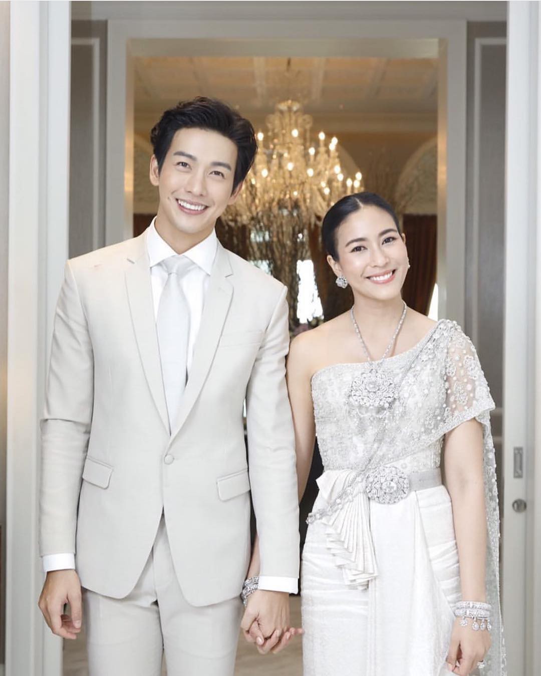 Đám cưới lộng lẫy của cặp 'chị - em' quyền lực nhất showbiz Thái Lan