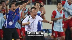 Báo Hàn Quốc: Thầy Park "bay" khi Công Phượng xé lưới Malaysia Báo Hàn Quốc: Thầy Park "bay" khi Công Phượng xé lưới Malaysia
