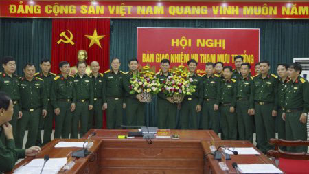 Bàn giao nhiệm vụ Tham mưu trưởng Quân khu 2