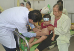 Tìm ra nguyên nhân khiến 225 cô trò ở Hà Nội nhập viện cấp cứu sau bữa liên hoan