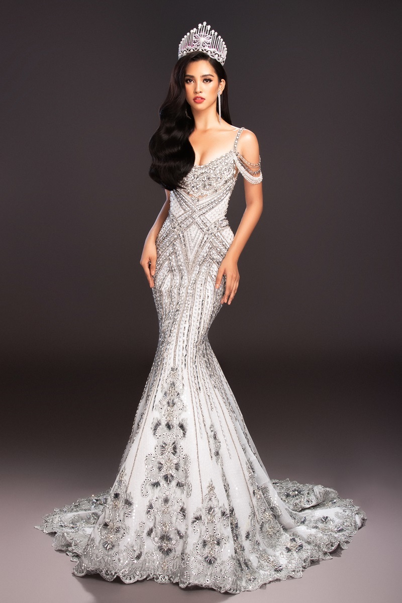 Lộ diện 4 chiếc đầm dạ hội Hoa hậu Tiểu Vy đem tới Miss World 2018